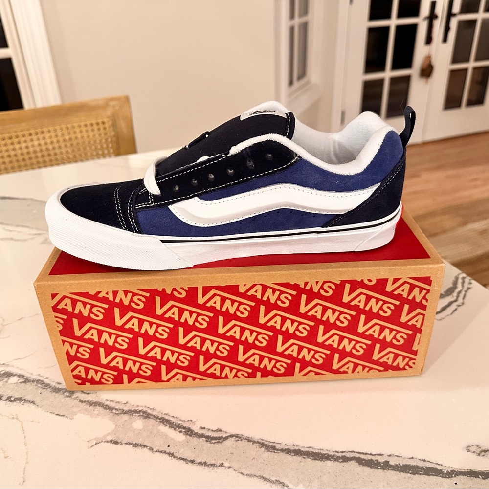 Vans Knu Skool M 8.5 W 10 NWT